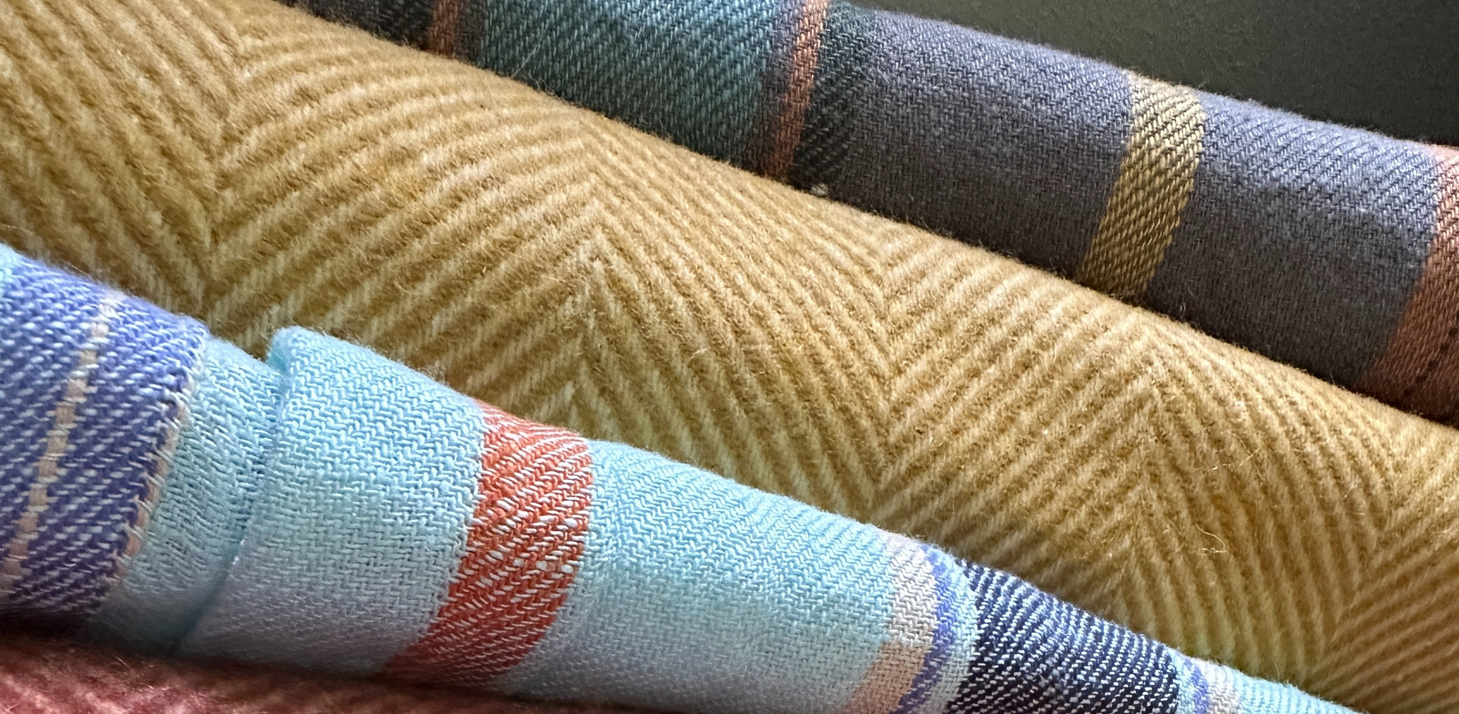 perfect cozy and linen blankets
